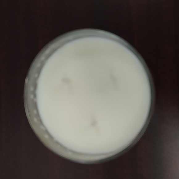 Bath & Body Works PUMPKIN SPICE LATTE x TWISTED PEPPERMINT 3-Wick Candle - Picture 2 of 3